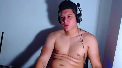Snapshot of phoenixgnz08 chatting on 01-11-25, 02:04 AdnierGnz online show from 01-11-25, 02:04