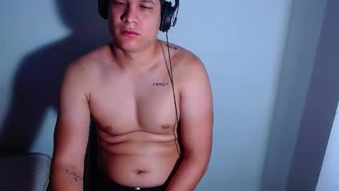Snapshot of phoenixgnz08 chatting on 01-12-25, 11:50 AdnierGnz online show from 01-12-25, 11:50