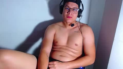 Snapshot of phoenixgnz08 chatting on 01-13-25, 12:24 AdnierGnz online show from 01-13-25, 12:24
