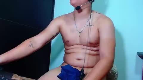 Snapshot of phoenixgnz08 chatting on 02-14-25, 10:38 AdnierGnz online show from 02-14-25, 10:38