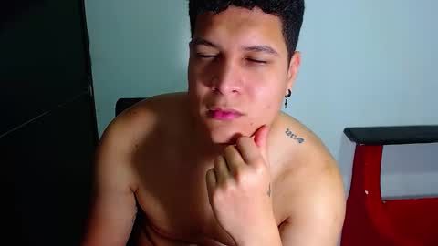 Snapshot of phoenixgnz08 chatting on 02-15-25, 06:55 AdnierGnz online show from 02-15-25, 06:55