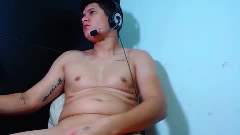 Snapshot of phoenixgnz08 chatting on 02-20-25, 07:01 AdnierGnz online show from 02-20-25, 07:01