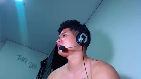 Snapshot of phoenixgnz08 chatting on 03-11-25, 01:23 AdnierGnz online show from 03-11-25, 01:23