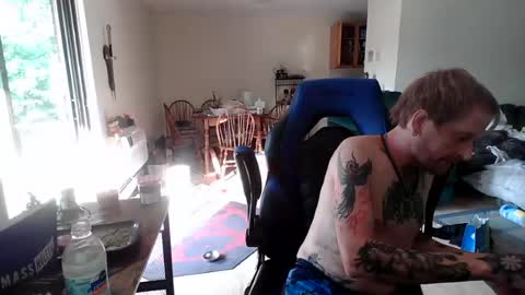 Snapshot of phrostdd chatting on 08-09-26, 09:53 FrankenDaddy online show from 08-09-26, 09:53