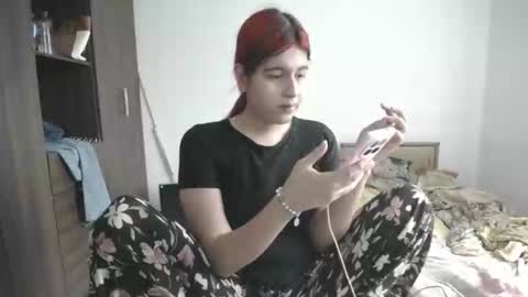 Snapshot of pia_alonzo30 chatting on 03-10-26, 03:28 izzy online show from 03-10-26, 03:28