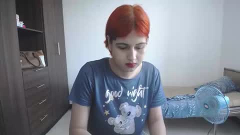 Snapshot of pia_alonzo30 chatting on 03-19-26, 04:55 izzy online show from 03-19-26, 04:55