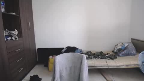 Snapshot of pia_alonzo30 chatting on 04-04-26, 04:15 izzy online show from 04-04-26, 04:15