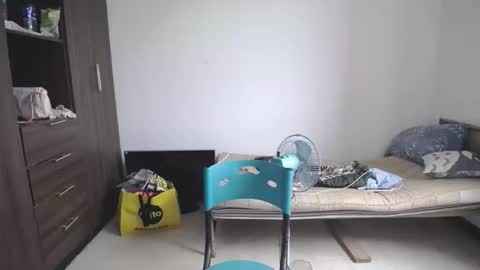 Snapshot of pia_alonzo30 chatting on 04-07-26, 07:03 izzy online show from 04-07-26, 07:03