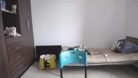 Snapshot of pia_alonzo30 chatting on 04-08-26, 07:14 izzy online show from 04-08-26, 07:14