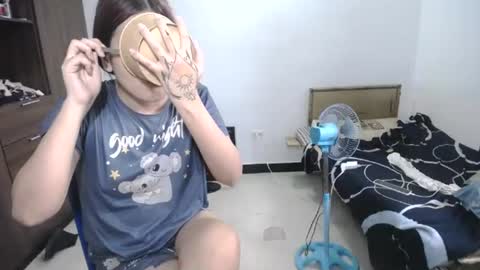 Snapshot of pia_alonzo30 chatting on 07-17-26, 10:36 izzy online show from 07-17-26, 10:36