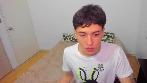 picaszomilos350 online show from 03-16-26, 03:01