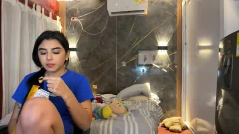 Snapshot of pichon_baby chatting on 09-17-25, 08:27 pichon_baby online show from 09-17-25, 08:27