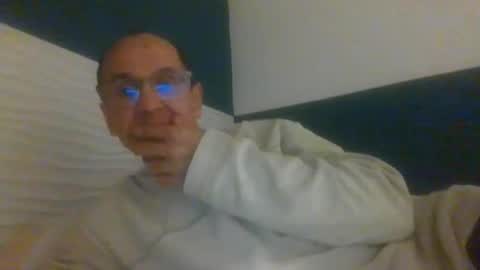 Snapshot of pichoun71 chatting on 01-06-25, 05:06 pichoun71 online show from 01-06-25, 05:06