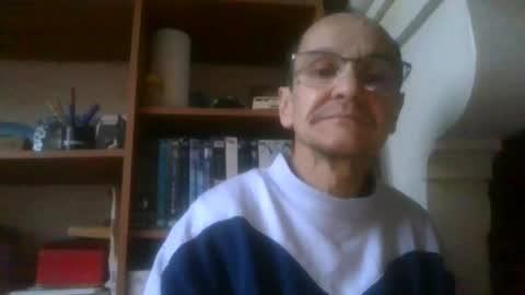 Snapshot of pichoun71 chatting on 02-01-25, 07:47 pichoun71 online show from 02-01-25, 07:47