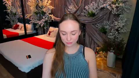 Snapshot of pieceofinspiration chatting on 12-27-24, 01:07 Emelie online show from 12-27-24, 01:07