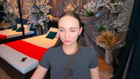 Snapshot of pieceofinspiration chatting on 02-11-25, 07:38 Emelie online show from 02-11-25, 07:38