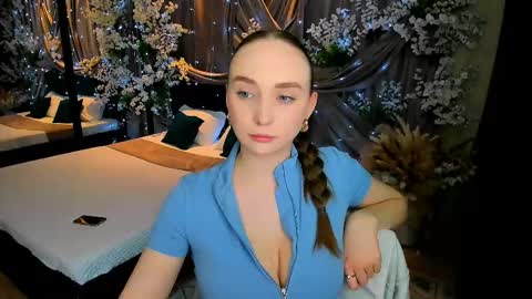 Snapshot of pieceofinspiration chatting on 03-11-25, 10:20 Emelie online show from 03-11-25, 10:20