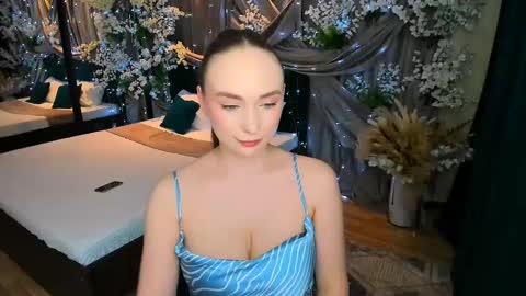 Snapshot of pieceofinspiration chatting on 03-12-25, 07:38 Emelie online show from 03-12-25, 07:38