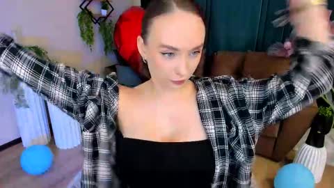 Snapshot of pieceofinspiration chatting on 09-11-25, 07:47 Emelie online show from 09-11-25, 07:47