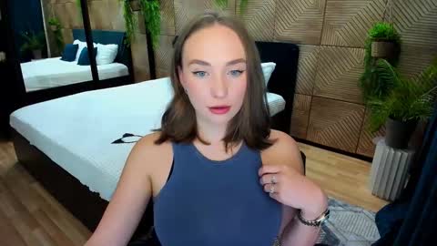 Snapshot of pieceofinspiration chatting on 09-14-25, 07:24 Emelie online show from 09-14-25, 07:24