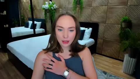 Snapshot of pieceofinspiration chatting on 09-15-25, 06:19 Emelie online show from 09-15-25, 06:19