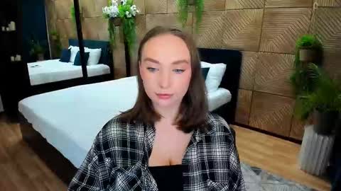 Snapshot of pieceofinspiration chatting on 09-16-25, 04:08 Emelie online show from 09-16-25, 04:08