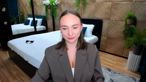 Snapshot of pieceofinspiration chatting on 09-19-25, 04:29 Emelie online show from 09-19-25, 04:29