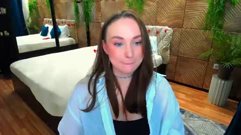Emelie online show from 06-20-26, 07:44