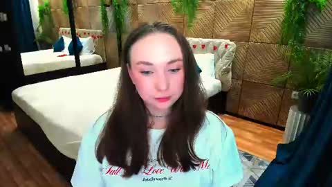 Emelie online show from 06-21-26, 07:11