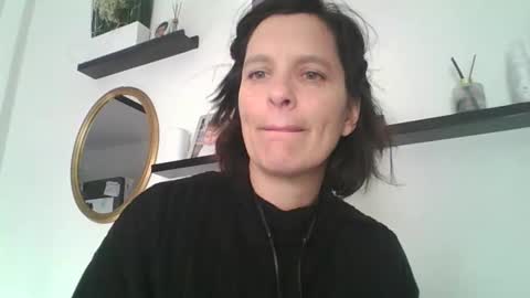 PIEDINIECOLLANT online show from 11-21-25, 01:43