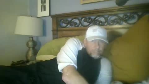 pierce702702 online show from 12-08-24, 09:52