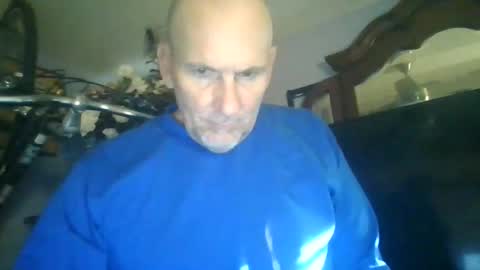 pierce702702 online show from 12-31-24, 11:17