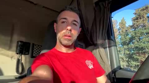 Snapshot of pierotu chatting on 09-12-25, 05:29 pierotu online show from 09-12-25, 05:29