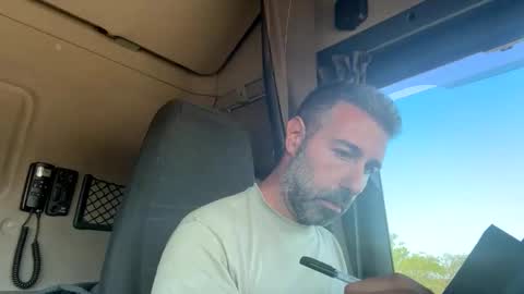 Snapshot of pierotu chatting on 09-15-25, 11:43 pierotu online show from 09-15-25, 11:43