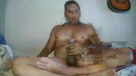 Snapshot of pieslatinos chatting on 03-23-26, 03:10 pieslatinos online show from 03-23-26, 03:10