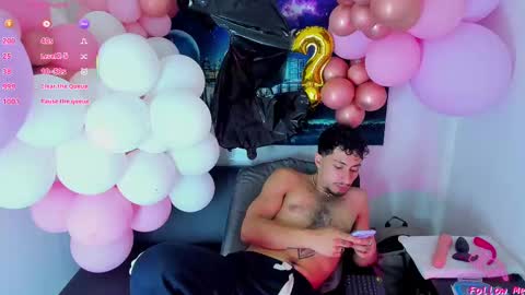 Snapshot of piggy_eddy chatting on 10-01-25, 09:10 Eddy Brock... Its a pleasure to talk to... online show from 10-01-25, 09:10