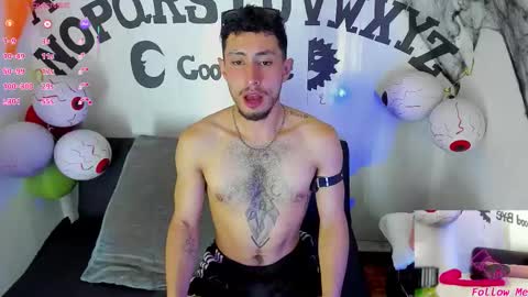 Snapshot of piggy_eddy chatting on 10-21-25, 04:35 Eddy Brock... Its a pleasure to talk to... online show from 10-21-25, 04:35