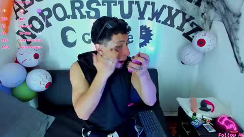 Snapshot of piggy_eddy chatting on 10-23-25, 08:29 Eddy Brock... Its a pleasure to talk to... online show from 10-23-25, 08:29