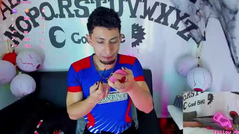 Snapshot of piggy_eddy chatting on 10-25-25, 03:47 Eddy Brock... Its a pleasure to talk to... online show from 10-25-25, 03:47