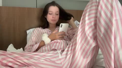 Snapshot of pileacadieri__ chatting on 12-09-24, 05:07 Trisha online show from 12-09-24, 05:07