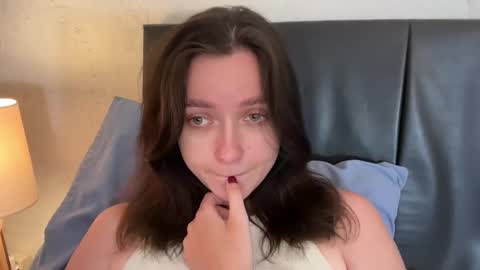 Snapshot of pileacadieri__ chatting on 02-22-25, 10:51 Trisha online show from 02-22-25, 10:51