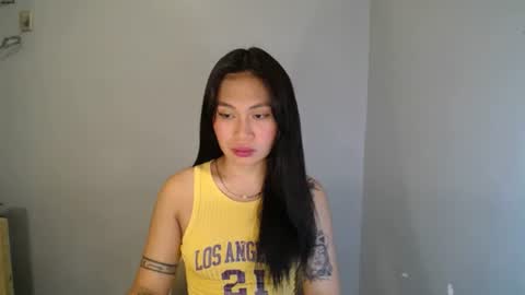 Snapshot of pinay_jenxx chatting on 09-10-25, 10:37 Jen online show from 09-10-25, 10:37
