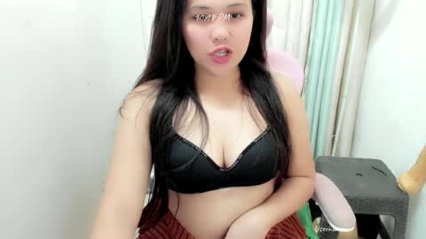 Snapshot of pinay_juliet chatting on 06-24-26, 02:27 pinay_juliet online show from 06-24-26, 02:27