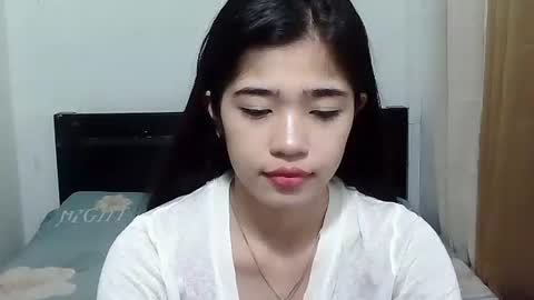 Snapshot of pinaycutie_sylvia chatting on 10-05-25, 11:13 Via online show from 10-05-25, 11:13