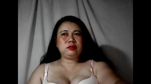 Snapshot of pinaymama12345 chatting on 10-19-25, 10:21 pinaymama12345 online show from 10-19-25, 10:21