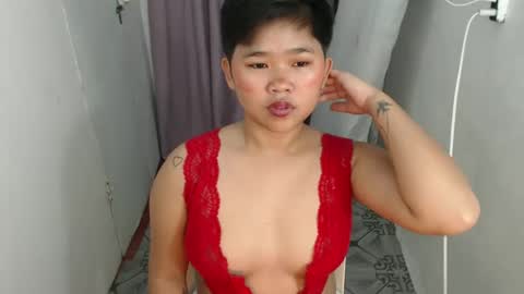 Snapshot of pinayprincesslyn chatting on 03-09-25, 04:05 Lyn the Lesbian online show from 03-09-25, 04:05