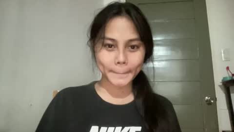 Snapshot of pinaysofia chatting on 09-15-25, 12:05 pinaysofia online show from 09-15-25, 12:05