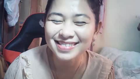 Snapshot of pinaysunday chatting on 03-13-26, 05:47 pinaysunday online show from 03-13-26, 05:47