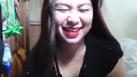 Snapshot of pinaysunday chatting on 03-26-26, 07:47 pinaysunday online show from 03-26-26, 07:47