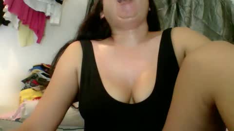 Snapshot of pinayxx_mae chatting on 11-08-25, 04:07 Athena online show from 11-08-25, 04:07